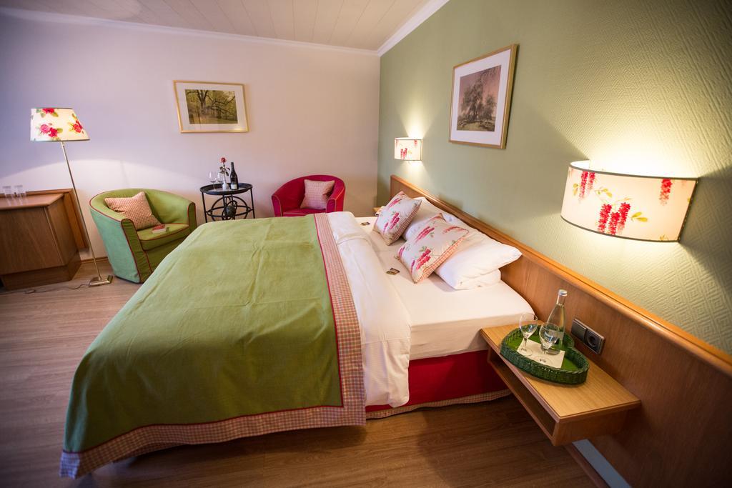 Landhotel Restaurant Zur Krone Gottenheim Cameră foto