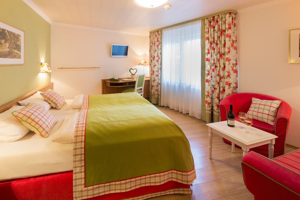 Landhotel Restaurant Zur Krone Gottenheim Cameră foto